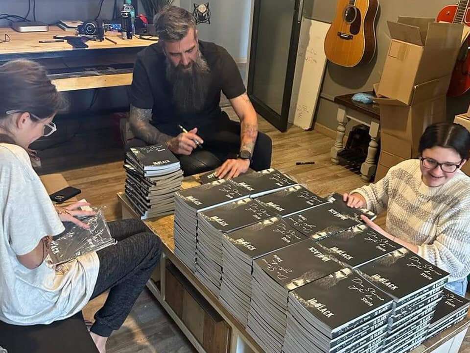 Jo Black "Stories agter die storie" Cover Signing
